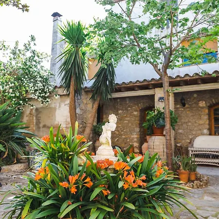 Holiday home Casa Capitan Indalecio.